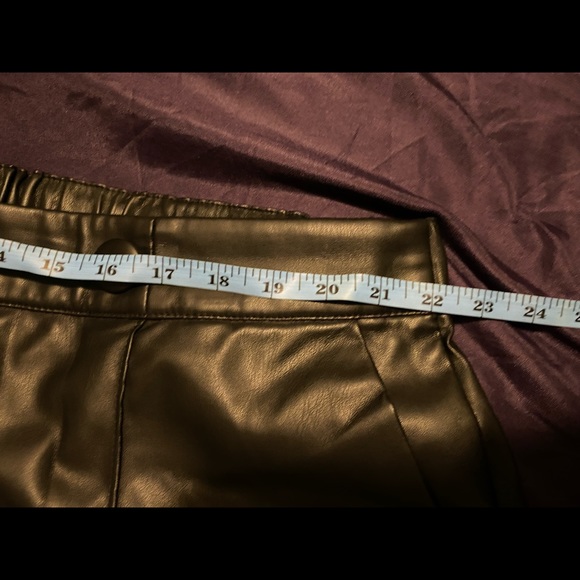 Lane Bryant Faux Leather Wide Legged Cropped Pants Culottes - Picture 4 of 8